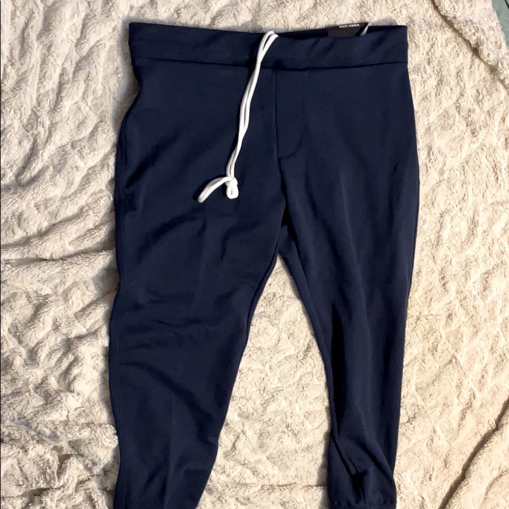 Women’s baseball Capri